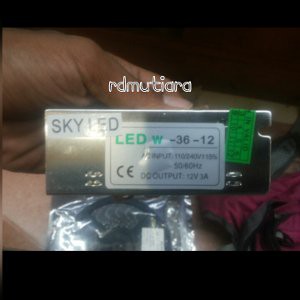 lampu  LED strip etalase adaptor 3ampere