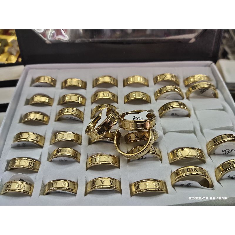 cincin titanium/stainless steel motif angka Romawi gold isi 36 pcs