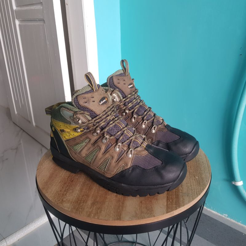 Sepatu Outdoor Second Lafuma 42,5