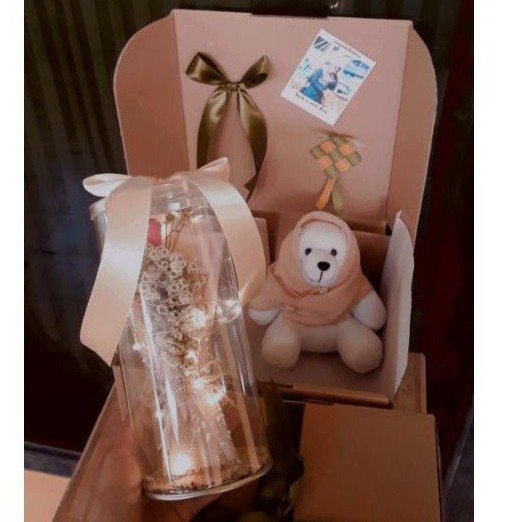 

Hampers parcel lebaran paket Azahra kado hadiah
