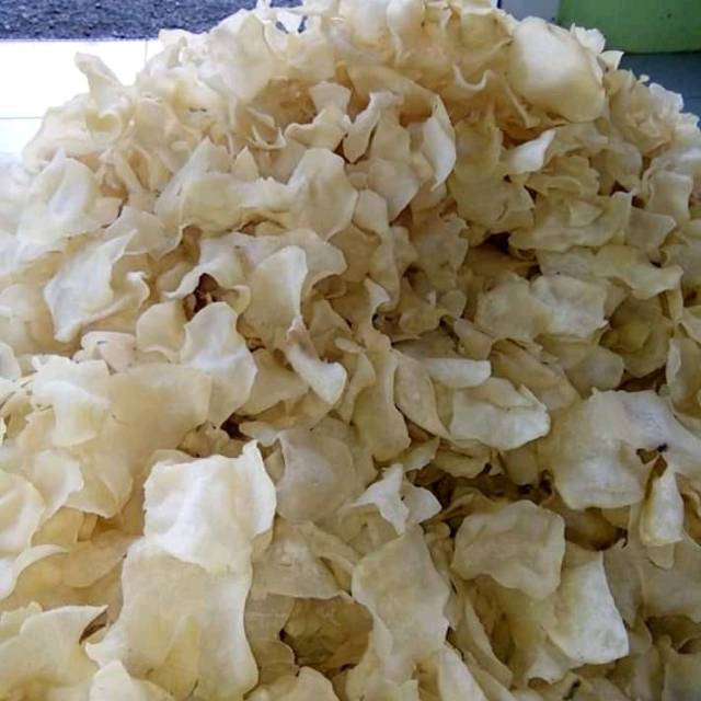 

Kerupuk gadung |keripik umbi gadung mentah kemasan kiloan dan setengah kiloan