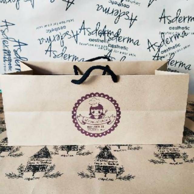 

Paperbag kraft Coklat/Putih 170gsm CUSTOM SIZE P39 x L15 x T15 Brownis free desain bertali