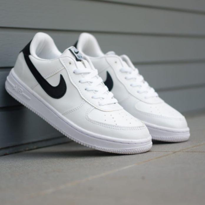 nike air force hitam putih