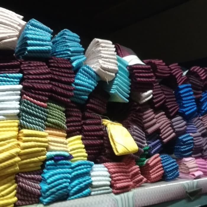 Dasi Panjang Motif Bintik Warna Hijau Sedang Grosir Distributor Dasi