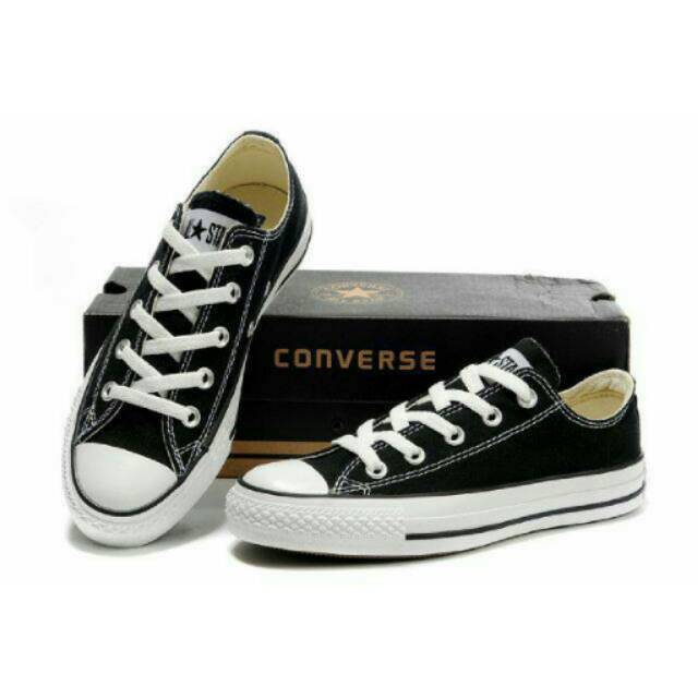 Sepatu converse hitam putih