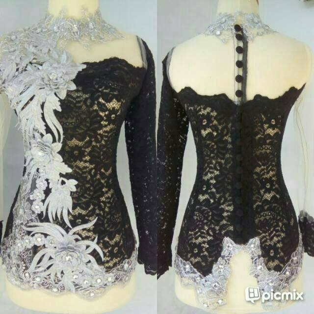 Kebaya bordir hitam