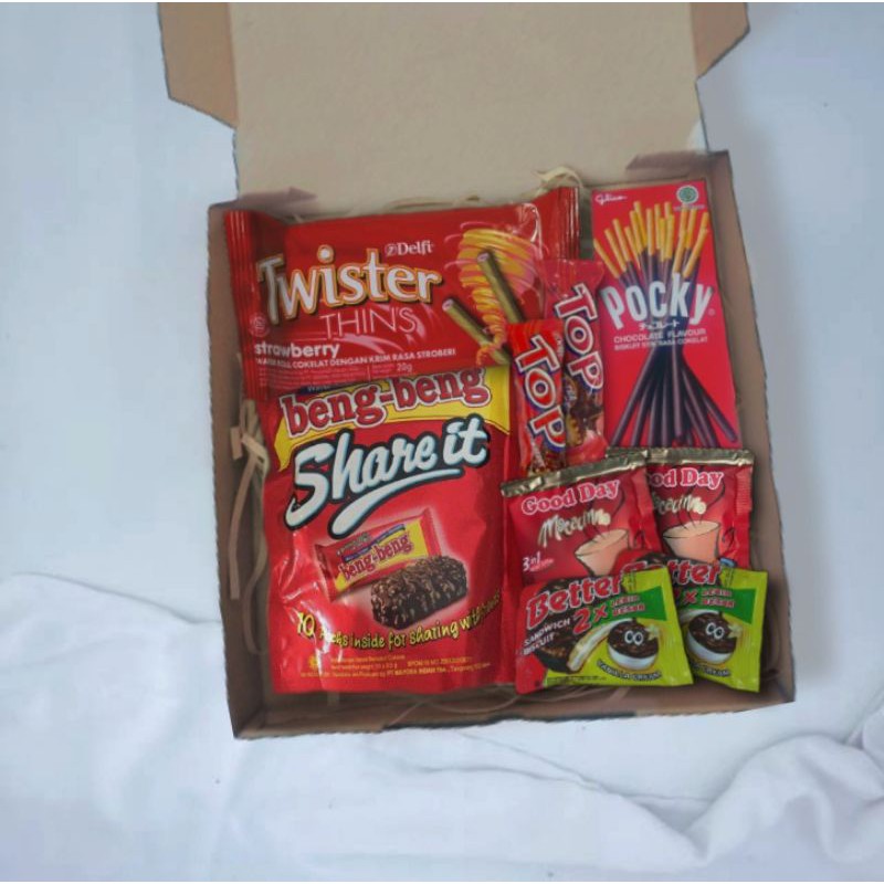 

SNACK BOX/GIFT BOX KADO MURAH SIZE LARGE (BISA REQUEST ISI)