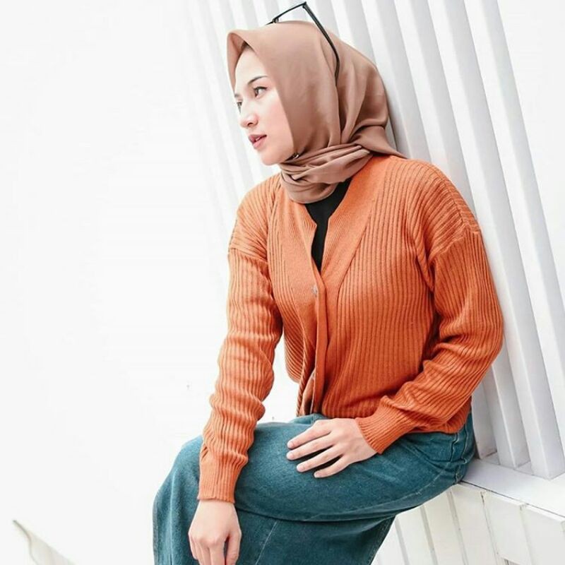 Cardi Crop Starda Button-3