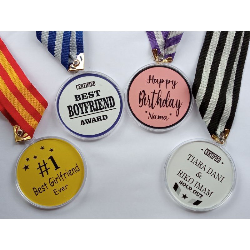 

MEDALI COSTOM - MEDALI NAMA - MEDALI UNIK-KADO-GIFT-MEDALI NAMA-WISUDA-KADO MURAH