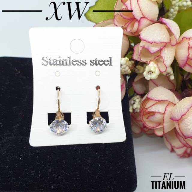 Anting titanium daisy E14006