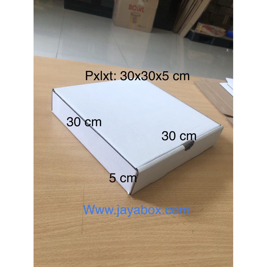 

Kardus / Box Pizza / Kaos / Kemeja 30X30X5 Cm Putih