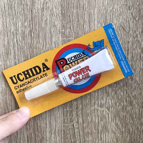 

Lem Uchida 3gram Glue - 1pcs