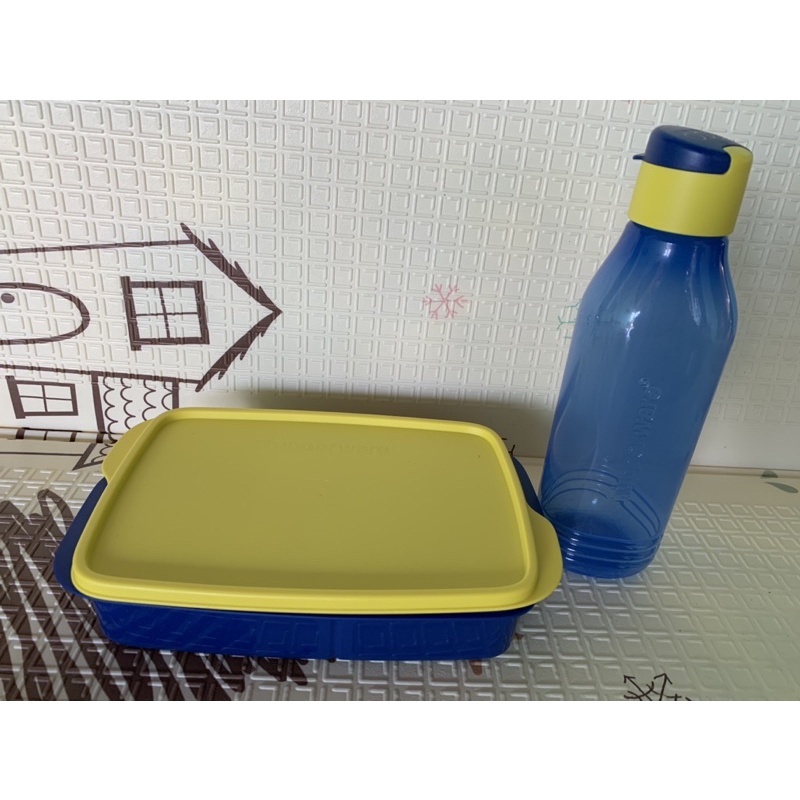 Tempat bekal tupperware