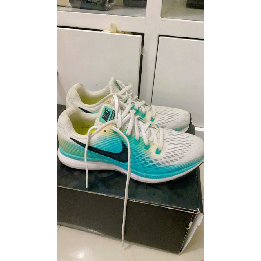 NIKE Women's WMNS Air Zoom Pegasus 37