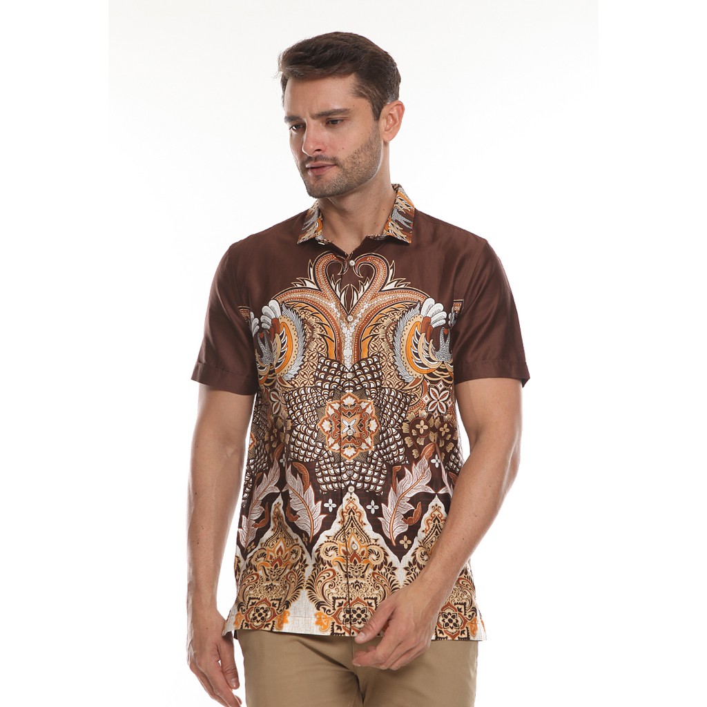 MOC Kemeja Batik Lengan Pendek Pria Modern Fit SHARPAKA-BROWN