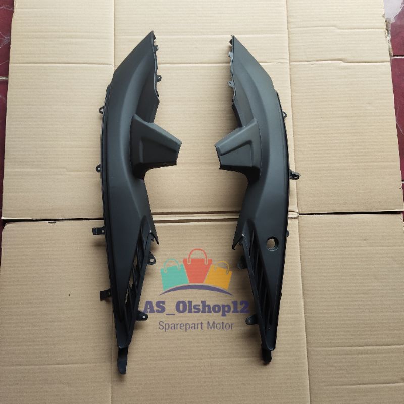 SAMBUNGAN BODY SAMPING / COVER BOX AKI VARIO CW 110 OLD / LAMA