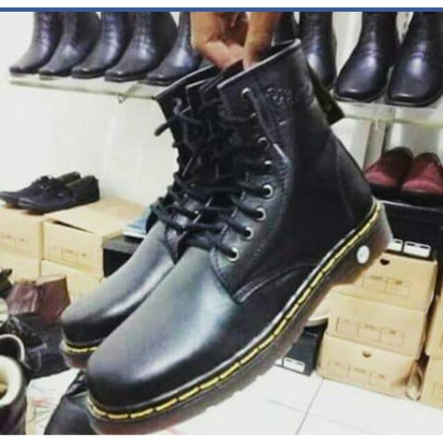 Sepatu kulit Docmart sepatu Dokmar