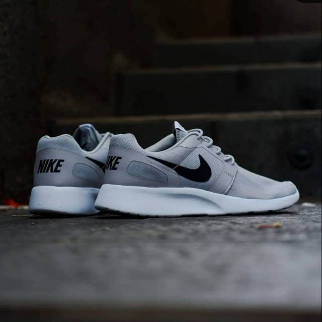 harga nike kaishi run