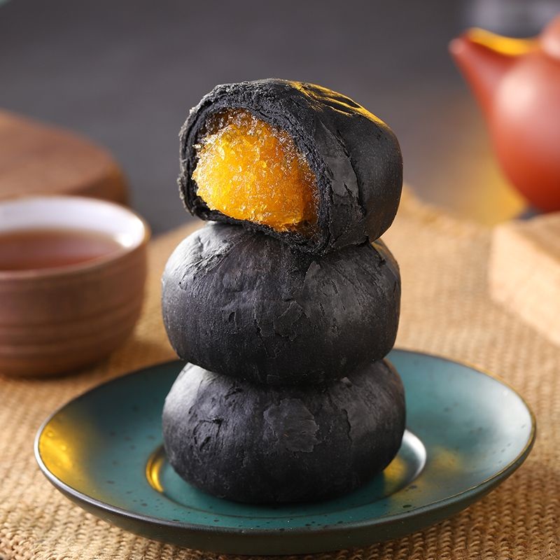 

黑金酥 Heijinsu Pie isi Nanas + Salted Egg - Kue Telur Asin