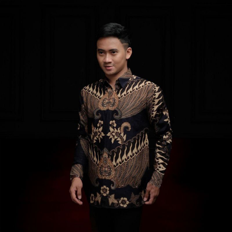 kemeja batik paling di cari kemeja batik pekalongan Azmil M L XL XXL