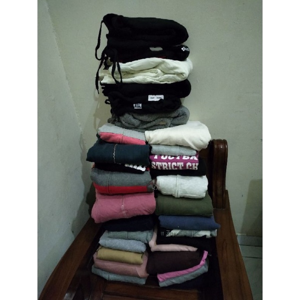 Hoodie branded / Sweater wanita / Hoodie pria/Hoodie wanita/Hoodie second / Jaket wanita / Crewneck