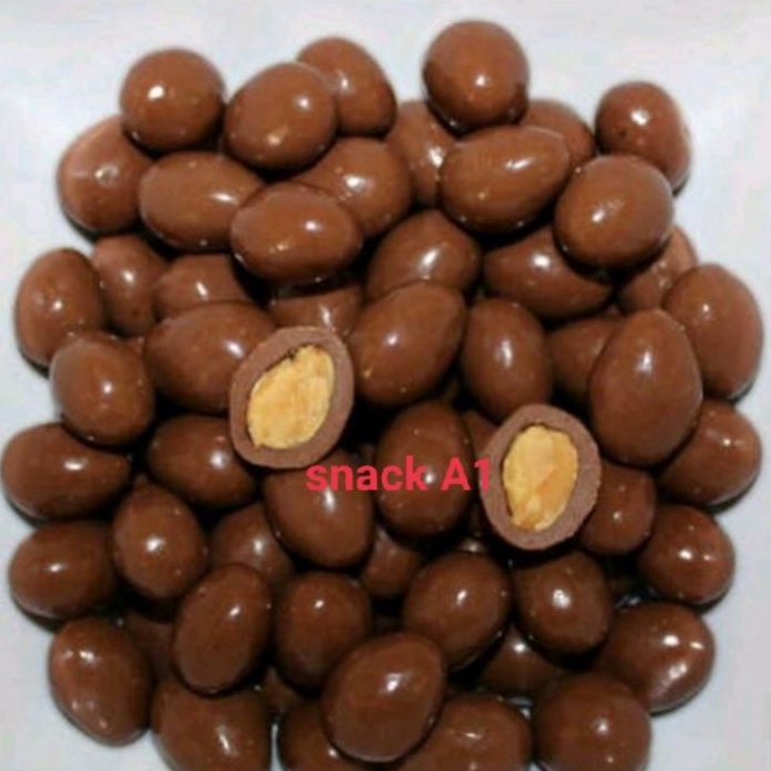 

COKLAT isi ALMOND (250gram)