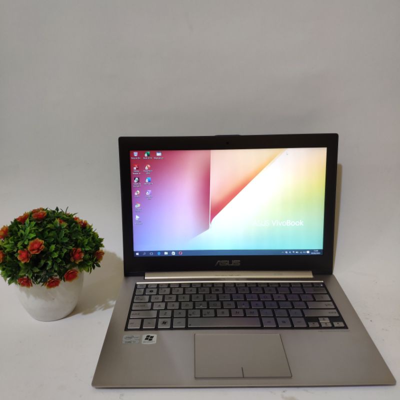 laptop ultrabook super tipis asus ZenBook ux31E  - core i7 - ssd 256gb