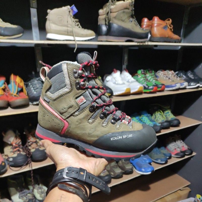 sepatu gunung second kolon sport