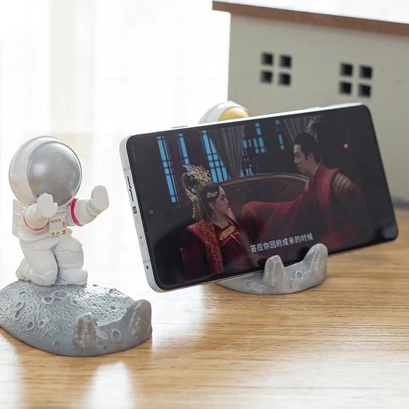 【33LV.ID】Holder Hp Karakter Astronot Stand Meja Handphone Ipad Lucu Phone Holder