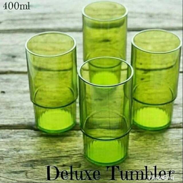 Gelas green tumbler ada tutupnya