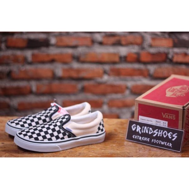 harga vans slip on checkerboard