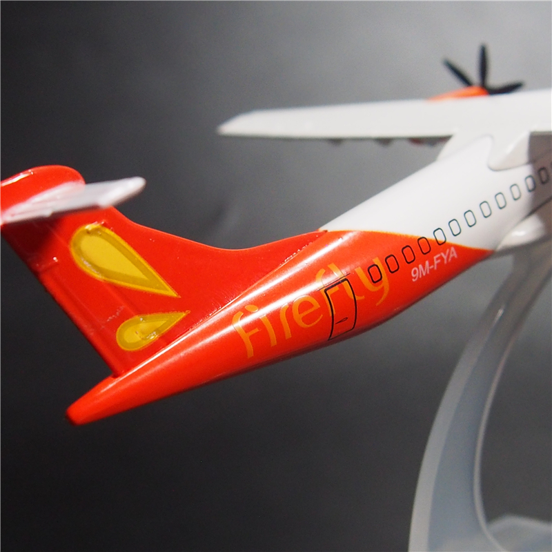 Firefly ATR-72-600 Miniatur Diecast Pesawat Terbang Malaysia Bahan Alloy Metal Dengan Stand Display