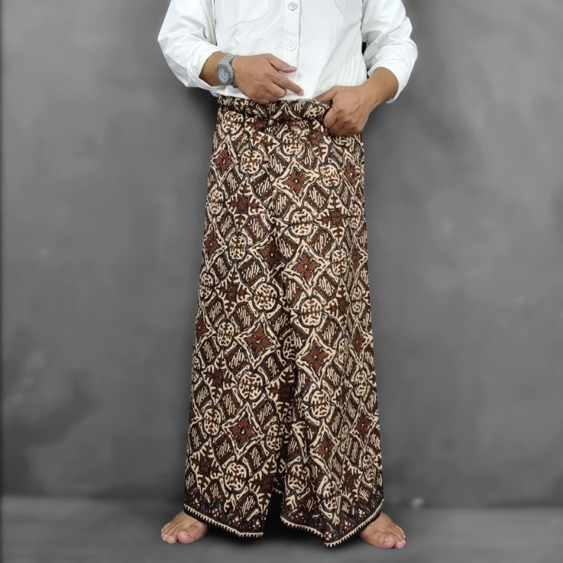 KSA007 Lar Gurda Kesikan. Sarung Batik Tradisional Semi Tulis Lar Gurda Eksklusif