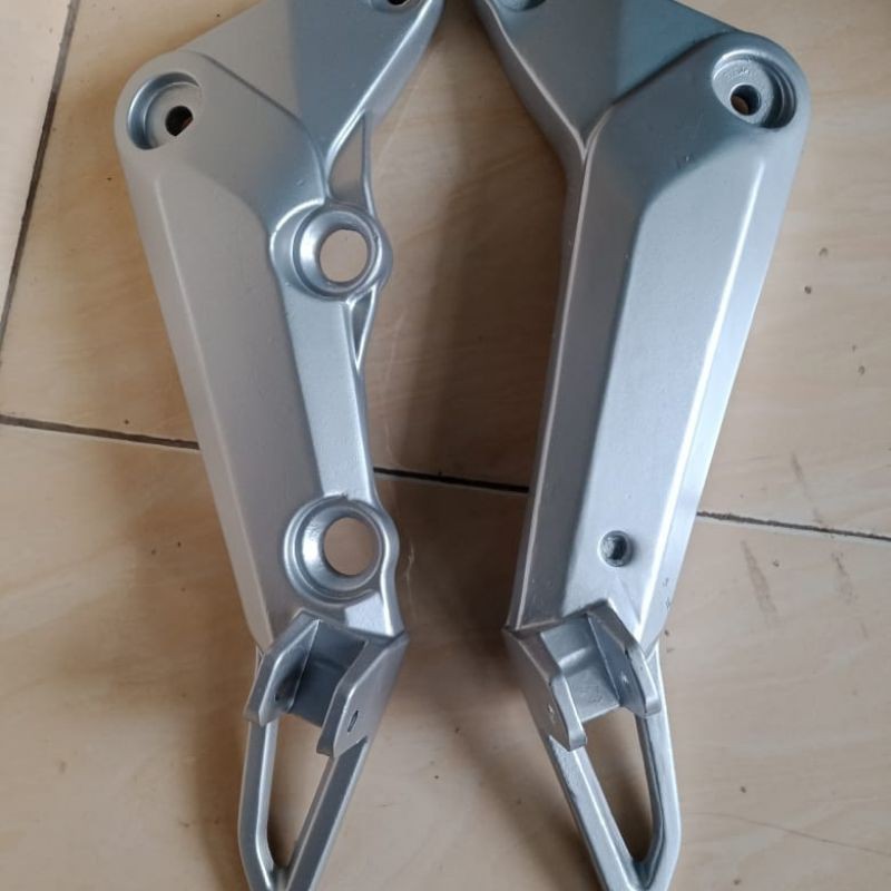 footstep belakang suzuki smash