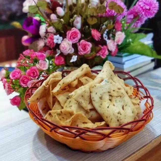 

KERUPUK BAWANG TEBAL