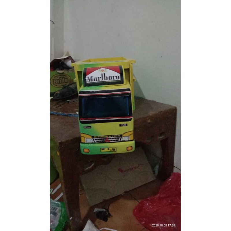 TRUK OLENG HIJAU KUNING COLT DISEL