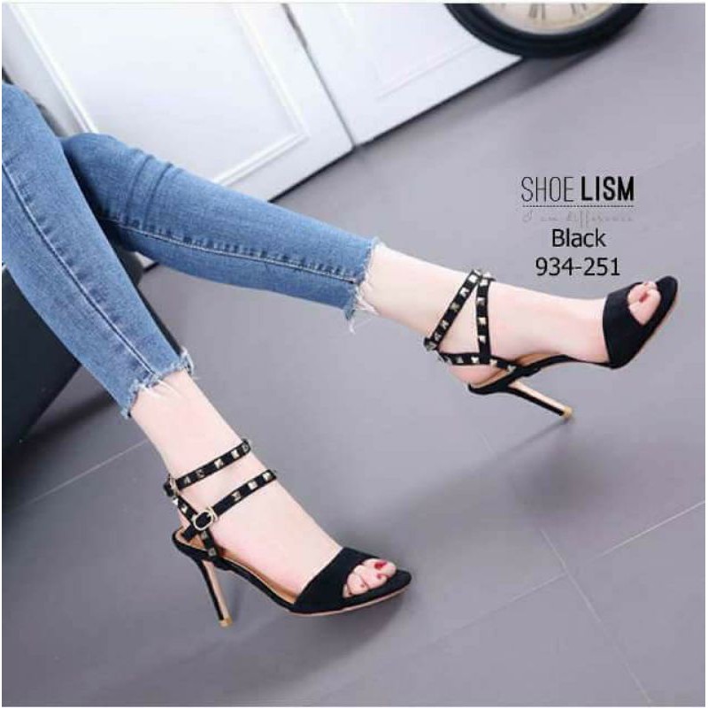 AK 01 High Heel Wanita PD365 Suede Piramid