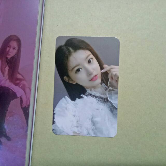 [ READY STOCK ] EVERGLOW - ARRIVAL OF EVERGLOW OFFICIAL YIREN PHOTOCARD