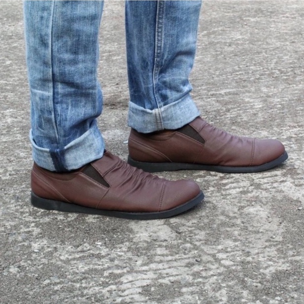 Ready Slip On Pria Kulit Sintetis Murah Ringan Kuat Nyaman Casual Jalan Santai Mejeng pansus costum