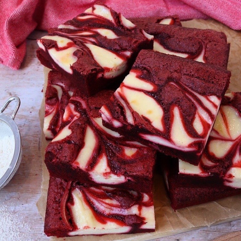 

red velvet cream cheese brownies
