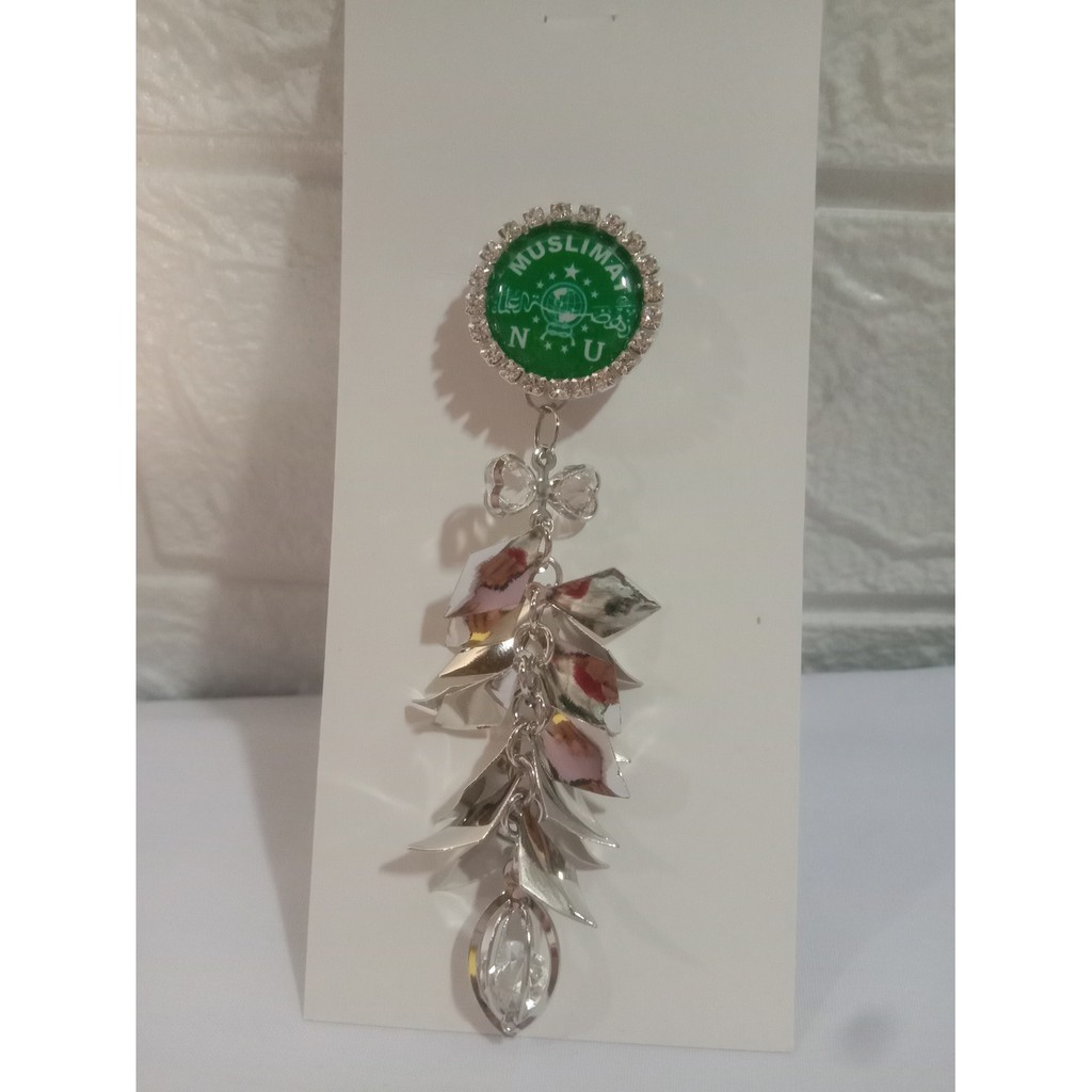 Bros Fatayat dan Muslimat NU Fall Leaves