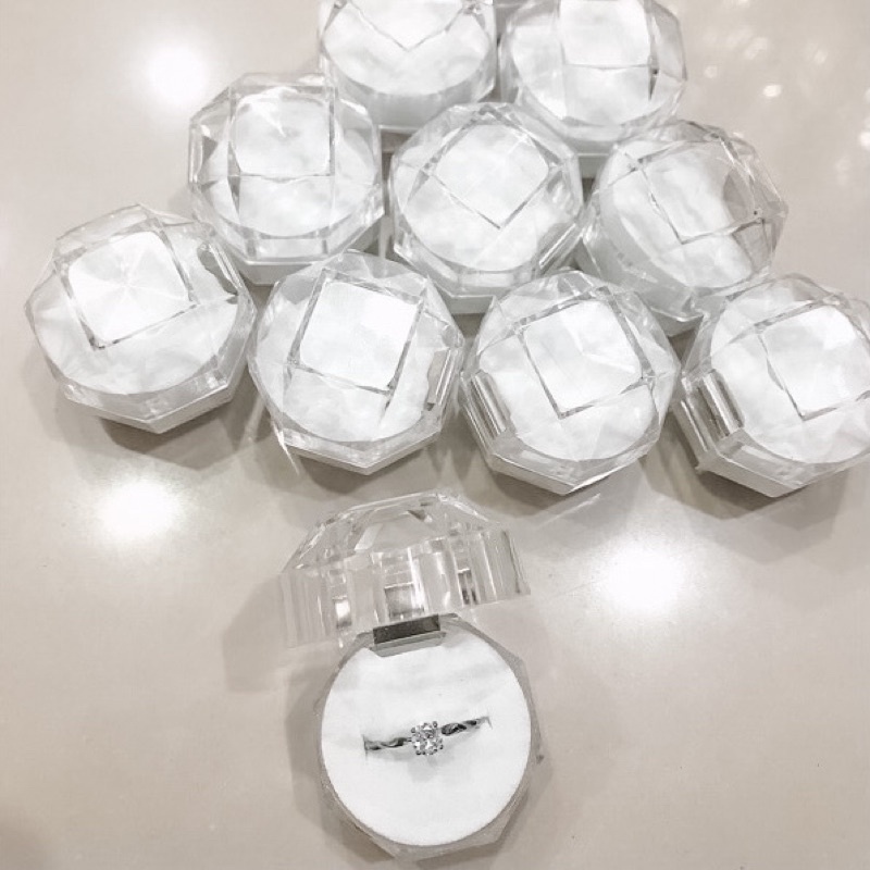 

Kotak Cincin Akrilik / Box Cincin Mika / Gift Box Kado Cincin Anting