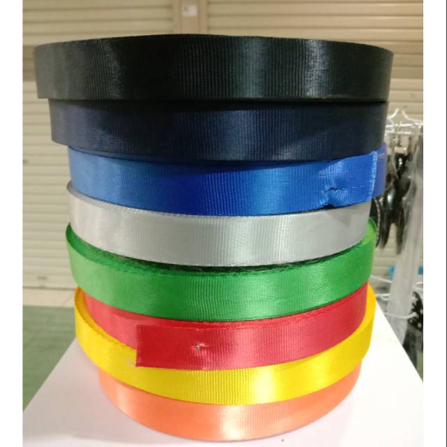 

TALI GANTUNGAN ID CARD NYLON ROLL LEBAR 2CM