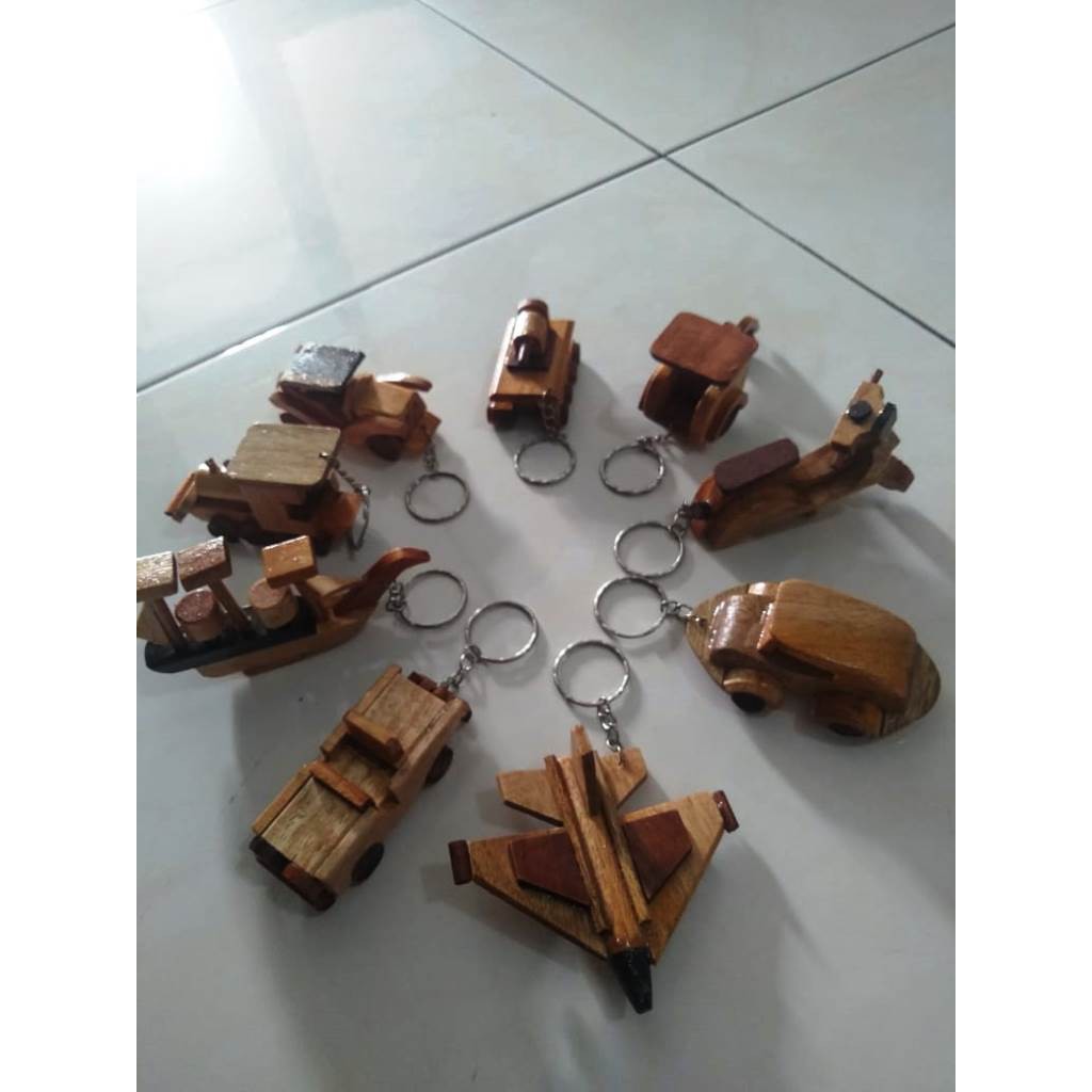 GANTUNGAN KUNCI. SOUVENIR UNIK. OLEH OLEH JOGJA. MINIATUR KAPAL BAHAN KAYU