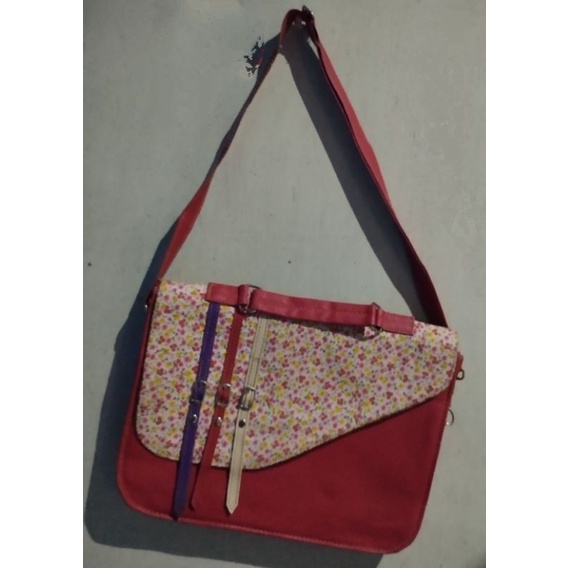 Tas merah 'preloved pribadi'