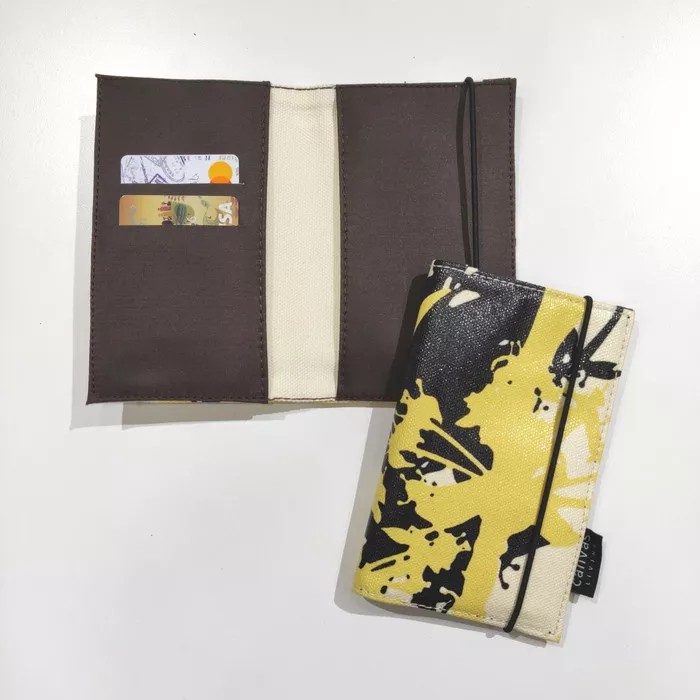 

Passport Cover Berry Custard Canvas Living