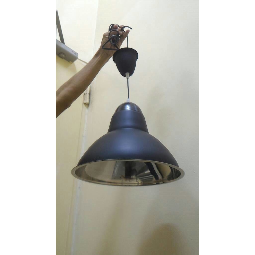 Kap Lampu  Gantung  Hitam Stainless reflector silver 