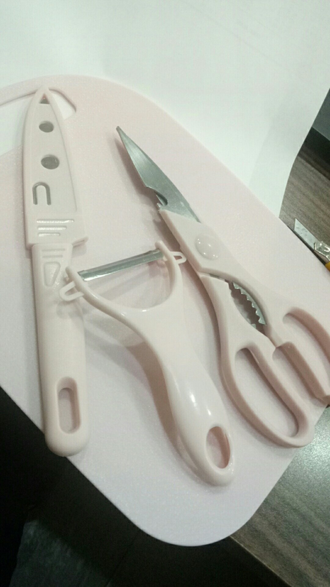 Talenan Set 4set Gunting , Pisau , Pisau Kupas