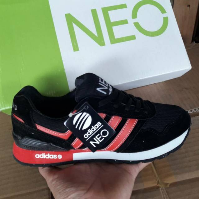 Adidas - sepatu olahraga wanita