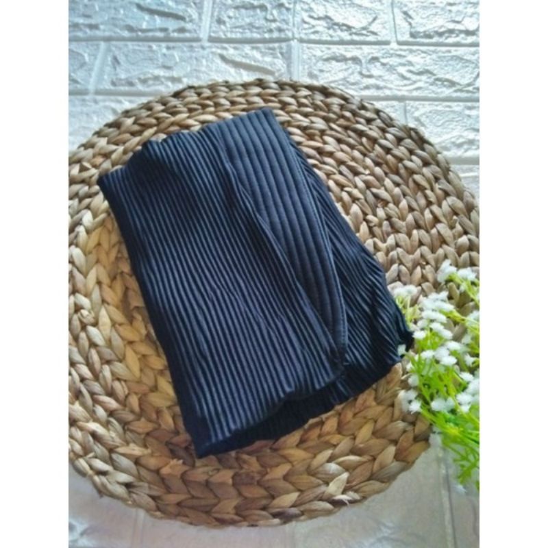 JILBAB BERGO PLISKET GOTIK ORI FI HIJAB-Hitam